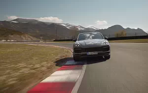   Porsche Cayenne Turbo GT - 2021