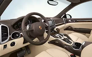   Porsche Cayenne Turbo - 2010