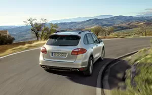   Porsche Cayenne - 2010