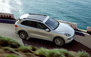   Porsche Cayenne - 2010