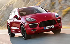   Porsche Cayenne GTS - 2012