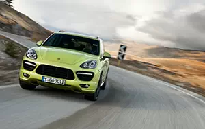   Porsche Cayenne GTS - 2012