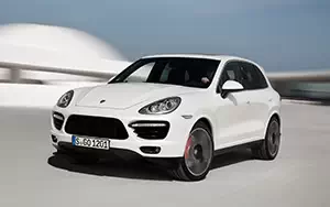   Porsche Cayenne Turbo S - 2012