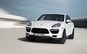   Porsche Cayenne Turbo S - 2012