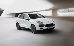   Porsche Cayenne Turbo S - 2012