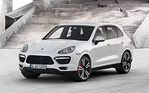   Porsche Cayenne Turbo S - 2012