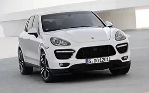   Porsche Cayenne Turbo S - 2012