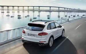   Porsche Cayenne S E-Hybrid - 2014