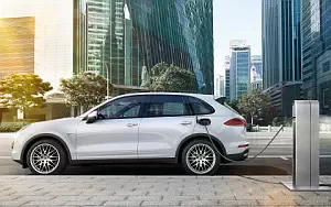   Porsche Cayenne S E-Hybrid - 2014