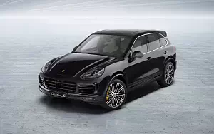   Porsche Cayenne Turbo S - 2015