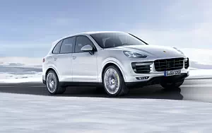   Porsche Cayenne Turbo S - 2015