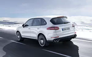   Porsche Cayenne Turbo S - 2015