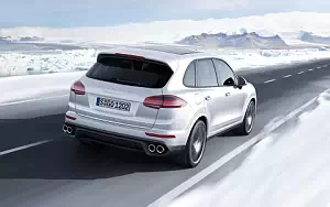   Porsche Cayenne Turbo S - 2015