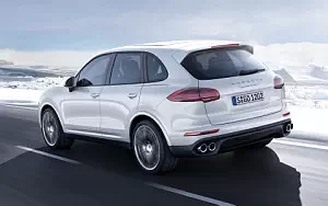   Porsche Cayenne Turbo S - 2015