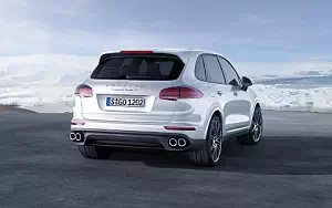   Porsche Cayenne Turbo S - 2015