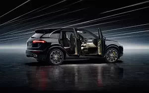   Porsche Cayenne Turbo S - 2015