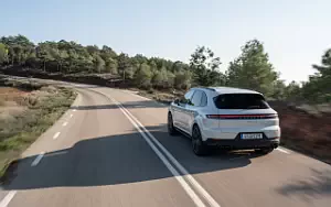   Porsche Cayenne S E-Hybrid (Carrara White Metallic) - 2023