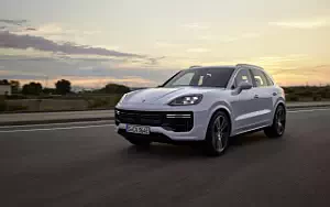   Porsche Cayenne Turbo E-Hybrid - 2023