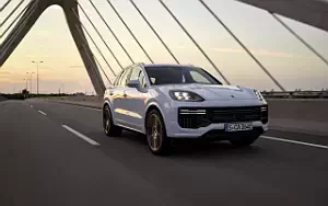   Porsche Cayenne Turbo E-Hybrid - 2023