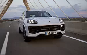   Porsche Cayenne Turbo E-Hybrid - 2023