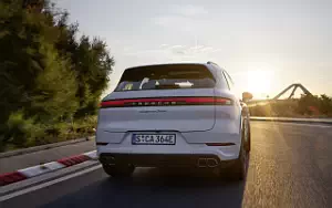   Porsche Cayenne Turbo E-Hybrid - 2023