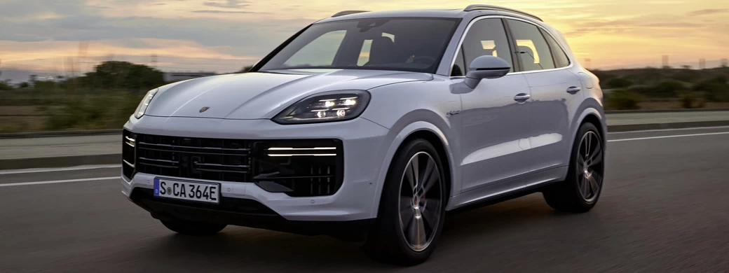   Porsche Cayenne Turbo E-Hybrid - 2023 - Car wallpapers