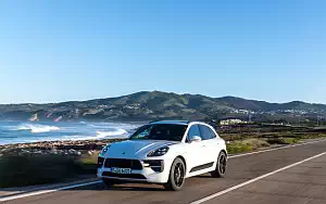   Porsche Macan GTS (Carrara White Metallic) - 2020