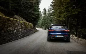   Porsche Macan T (Gentian Blue Metallic) - 2022