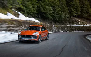   Porsche Macan T (Papaya Metallic) - 2022