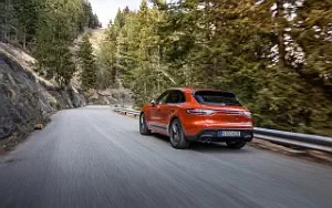   Porsche Macan T (Papaya Metallic) - 2022