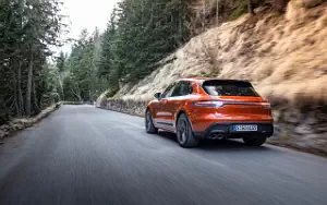   Porsche Macan T (Papaya Metallic) - 2022