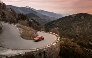   Porsche Macan T (Papaya Metallic) - 2022