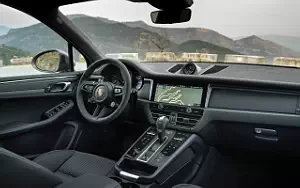   Porsche Macan T (Papaya Metallic) - 2022