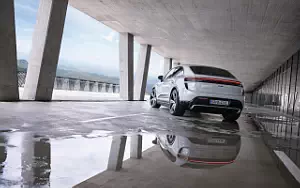   Porsche Macan Turbo - 2024