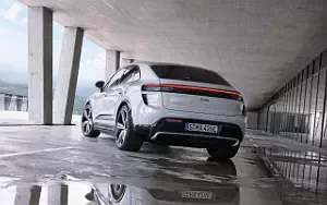   Porsche Macan Turbo - 2024