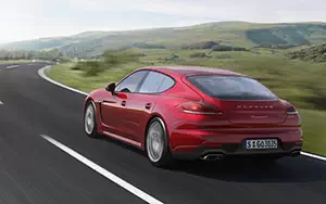   Porsche Panamera 4 - 2013