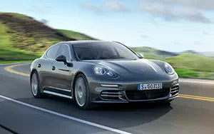   Porsche Panamera 4S - 2013