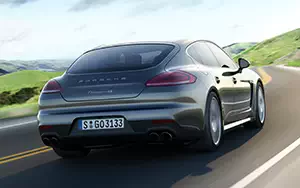   Porsche Panamera 4S - 2013