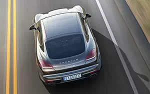   Porsche Panamera 4S - 2013