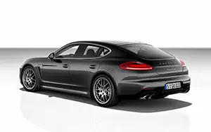   Porsche Panamera 4S - 2013