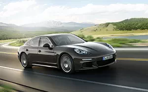   Porsche Panamera S - 2013