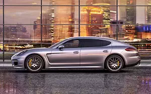   Porsche Panamera Turbo Executive - 2013