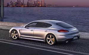   Porsche Panamera Turbo Executive - 2013