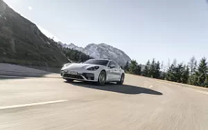   Porsche Panamera Turbo S E-Hybrid (Carrara White Metallic) - 2020