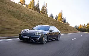   Porsche Panamera Turbo S E-Hybrid Executive (Volcano Grey Metallic) - 2020