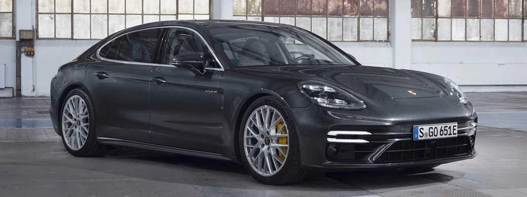   Porsche Panamera Turbo S E-Hybrid Executive - 2020 - Car wallpapers