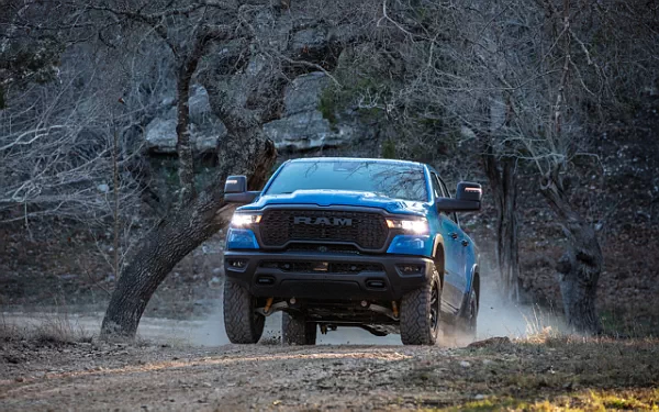 ���� ���������� Ram 1500 Rebel (Hydro Blue/Diamond Black) - 2024