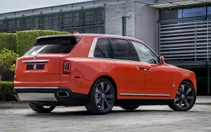   Rolls-Royce Cullinan Fux Orange - 2019