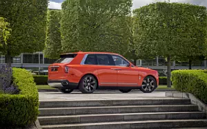   Rolls-Royce Cullinan Fux Orange - 2019