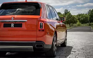   Rolls-Royce Cullinan Fux Orange - 2019